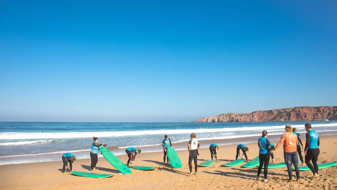 Surf lessons with your friends