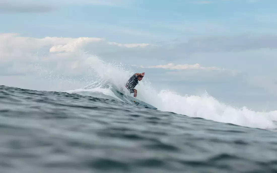 Marco Teichner beim Surfen in Frankreich