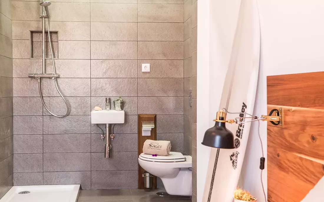  Stylish bathrooms and cozy rooms