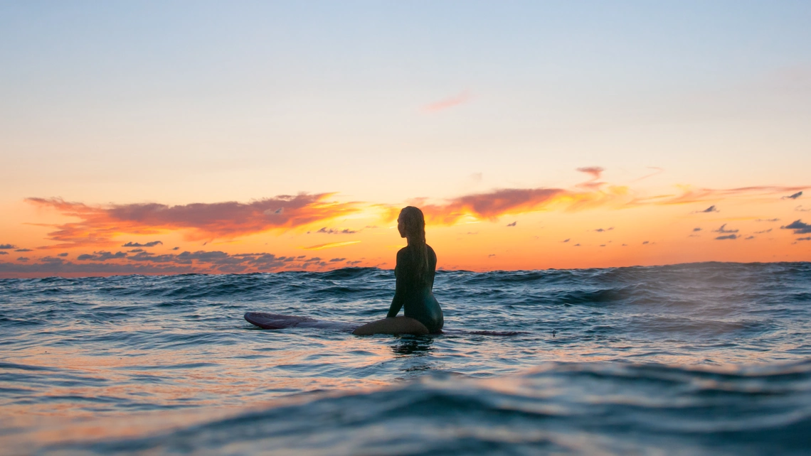 Surfergirl bei Sunset Session