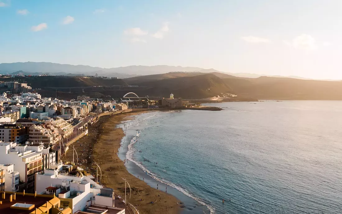 The surf city of Las Palmas with the longest city beach in Europe