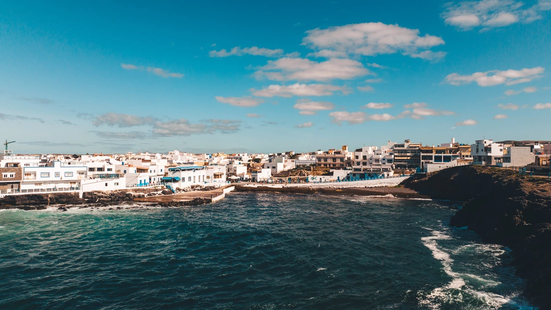 The port of El Cotillo with nice restaurants.