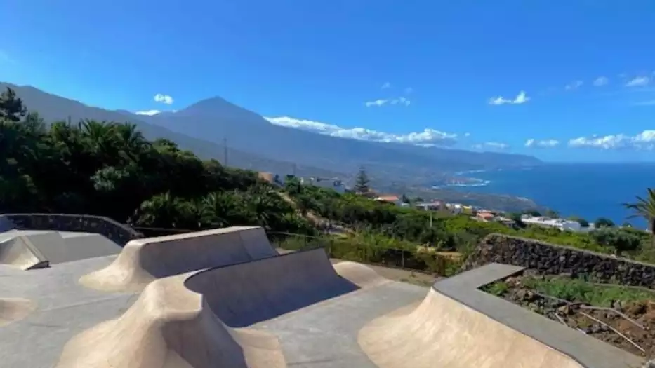 Ein nagelneuer Skatepark mit bester Aussicht!