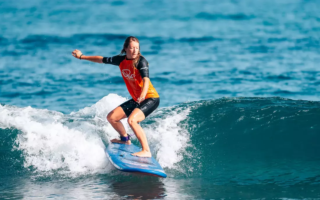 Improve your surfing technique together with your surf instructor