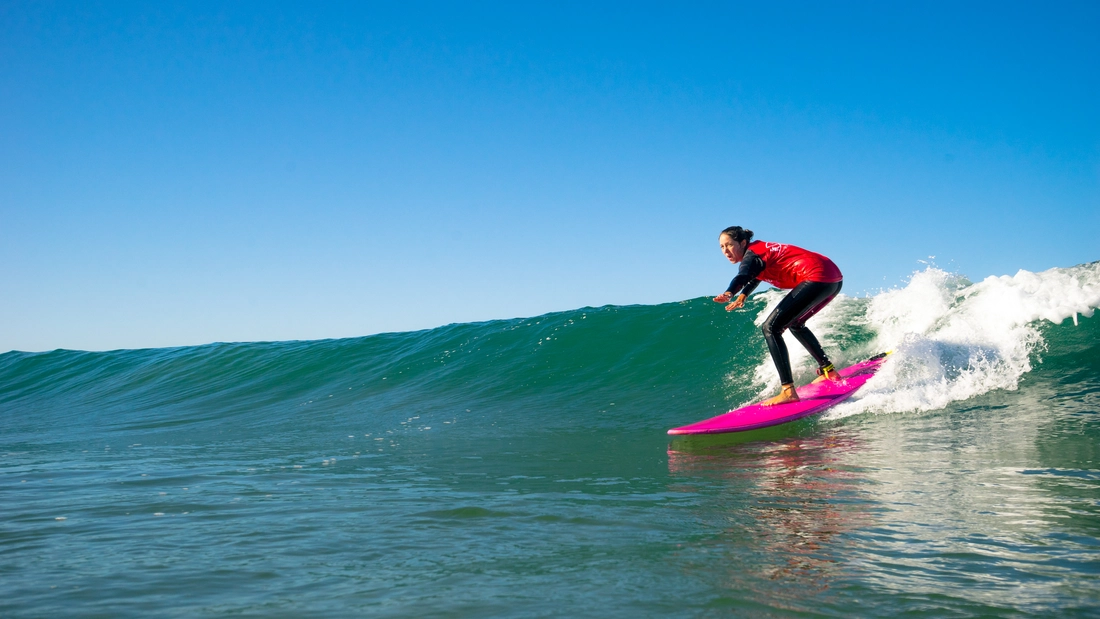 surf student learn to surf in surf course