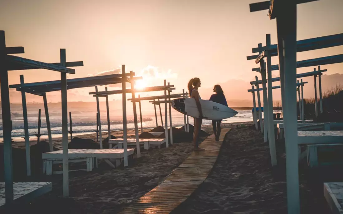 Eco Surf Lodge Caparica Portugal Leblon Beach Bar