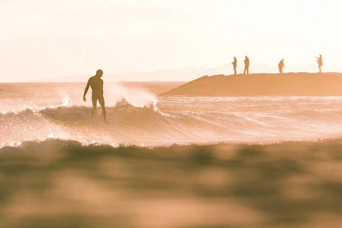 Beachfront Surfcamp Caparica Portugal Surf Session Molen