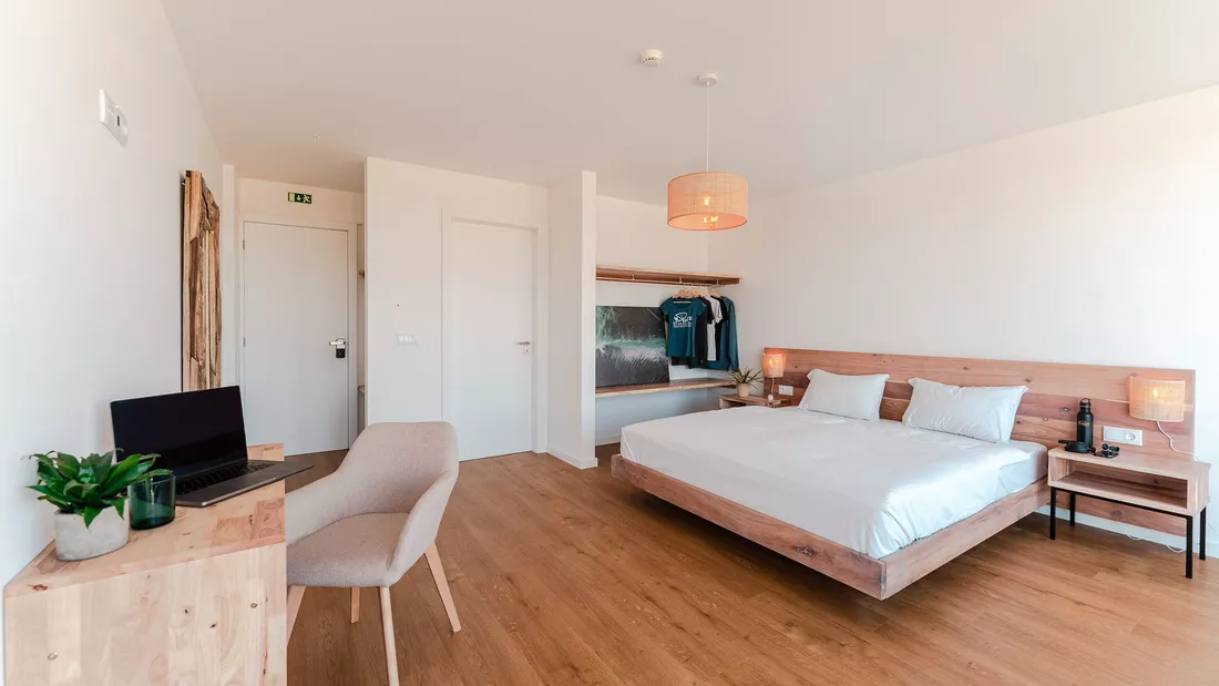 Surf Villa Ericeira Portugal große Zimmer bequeme Betten