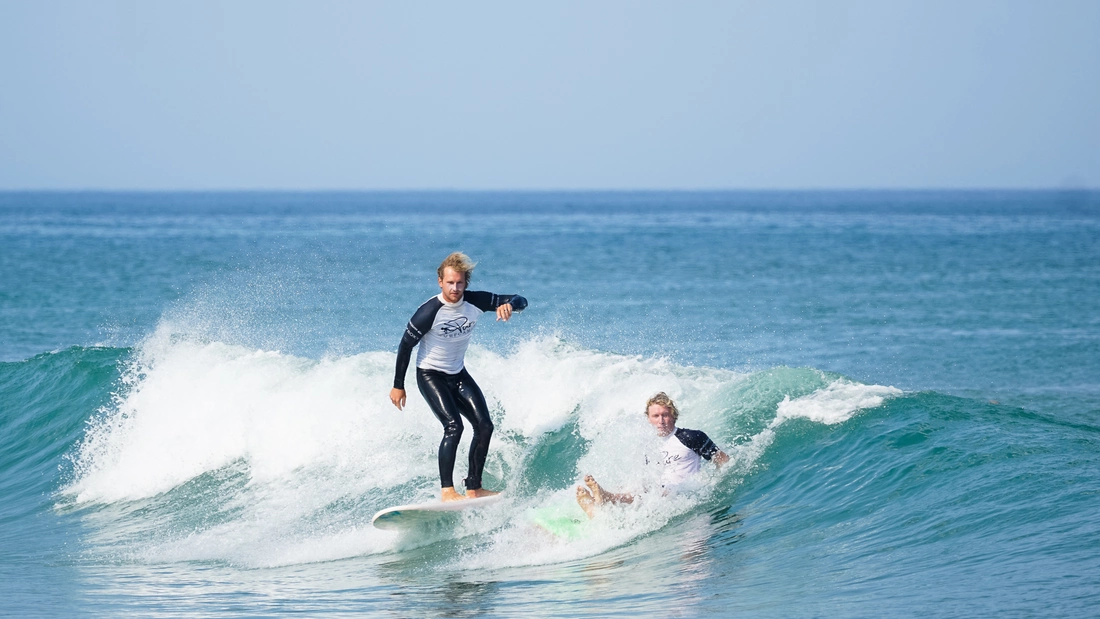 Learn to surf in Seignosse Pure Surf Camp Wave