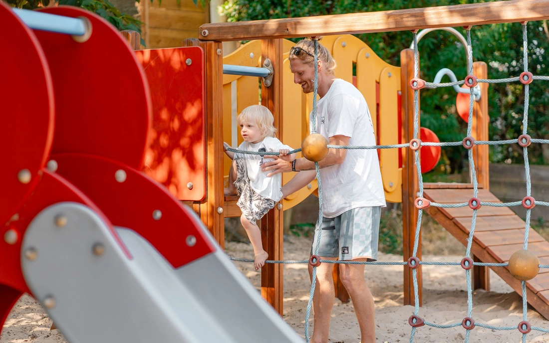 Spielplatz Campingplatz Frankreich