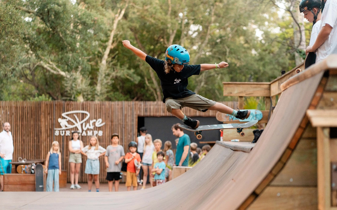 Campingurlaub Frankreich Surfen lernen Miniramp skaten