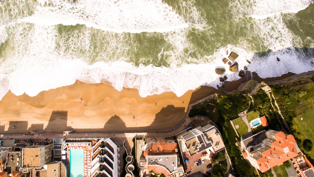 das meer die küste, die architektur in biarritz