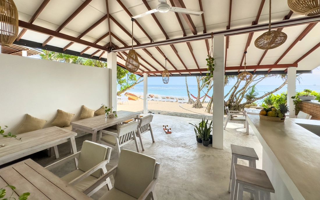 Bar und Essbereich mit Oceanview