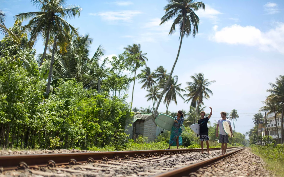 sri lanka surfen lernen bei Pure Surfcamp surftrip mit dem Team