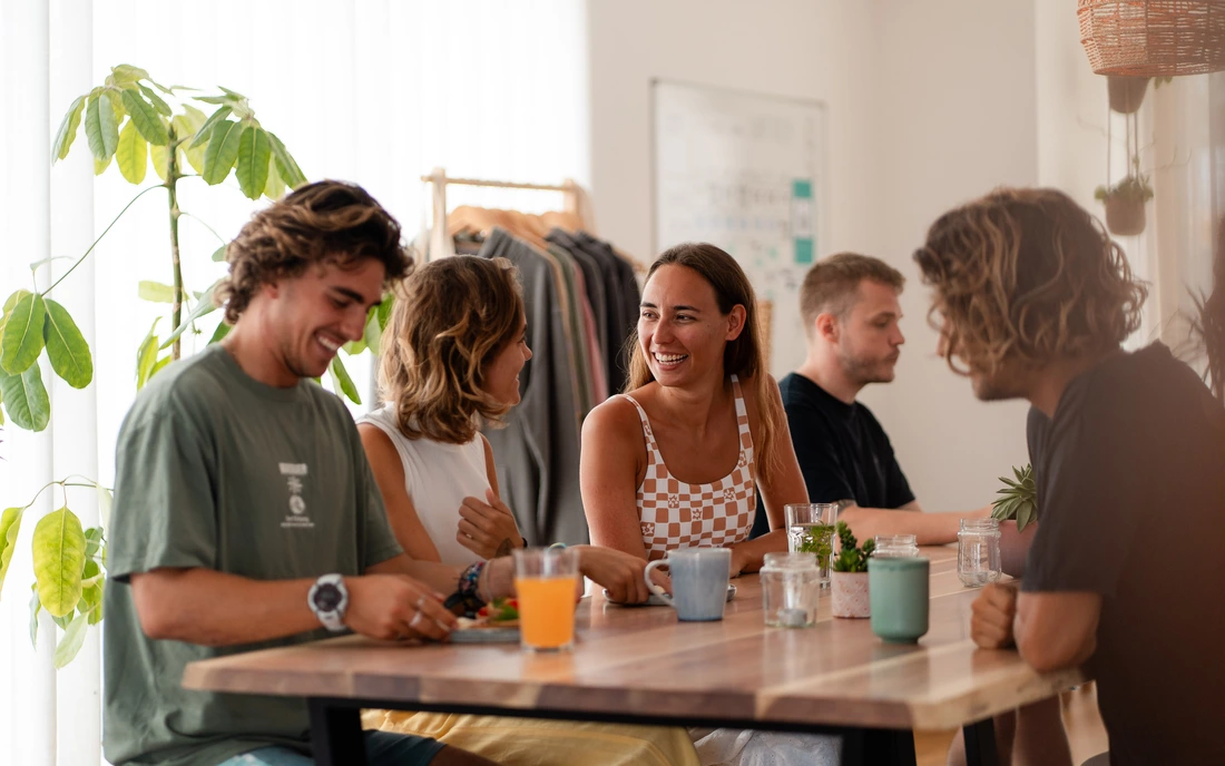 In entspannter Atmosphäre zusammen das Abendessen genießen