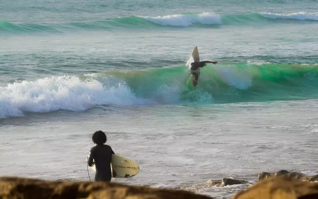 The 4 days are not necessarily contiguous: depending on the wave forecast, the best 4 surfing days of the week are chosen by our surfing instructors.