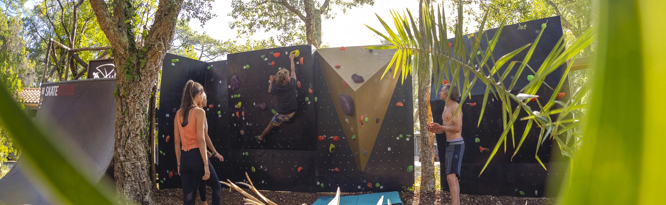 Boulder Wall und  Miniramp im Pure Surfcamp Moliets