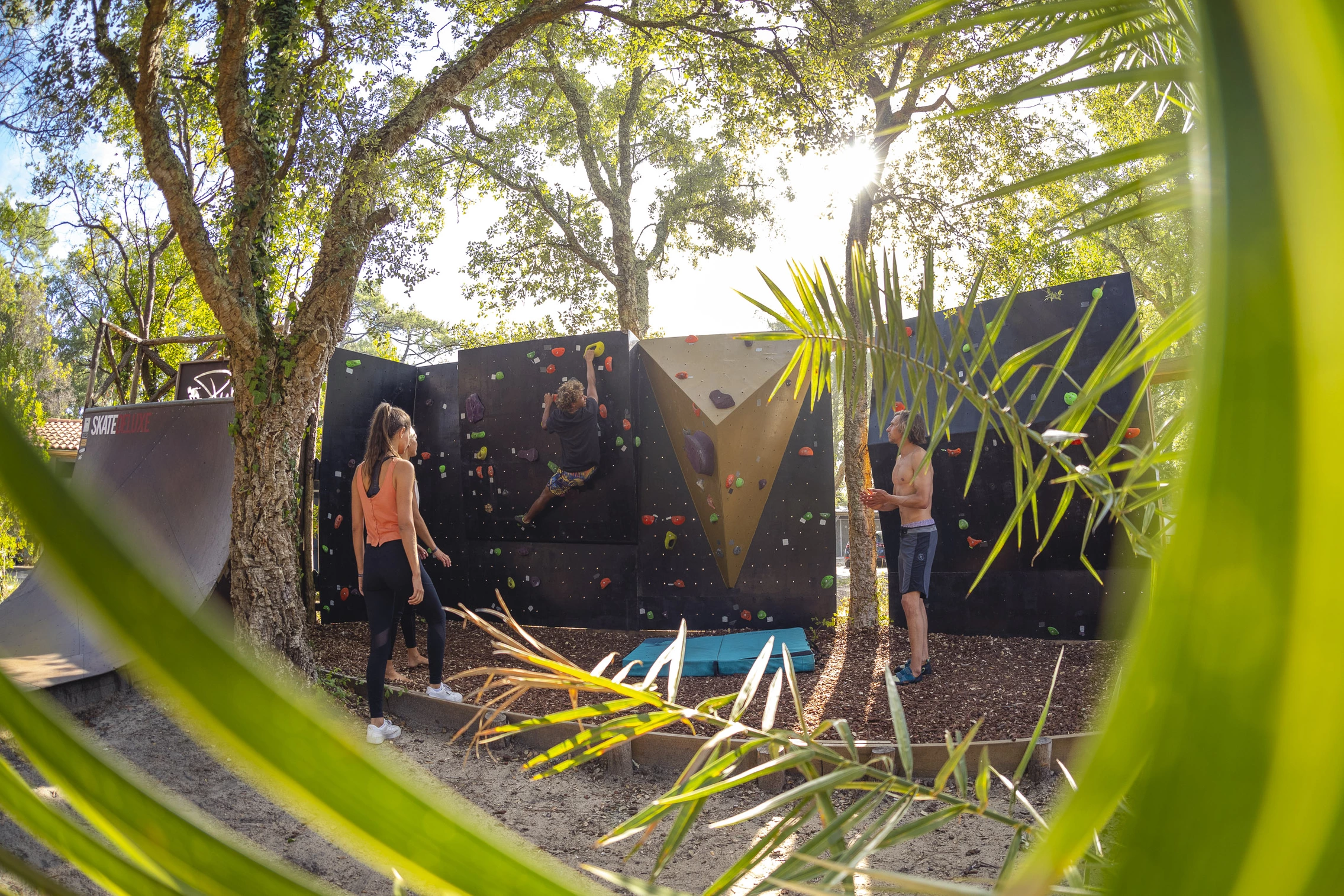 Boulder Wall und  Miniramp im Pure Surfcamp Moliets