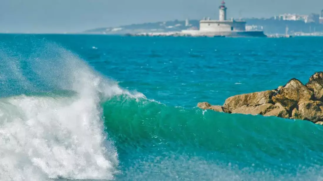 Eco Surf Lodge Caparica Portugal surf