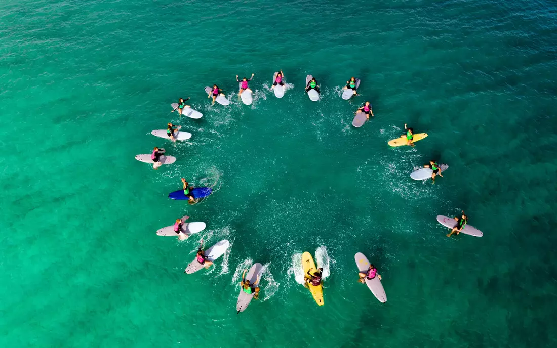 Unsere erfahrenen Surflehrer motivieren dich