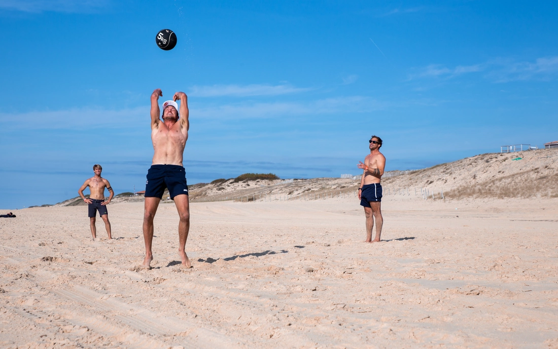 CrossFit at Beachfront Surfcamp Caparica on the beach