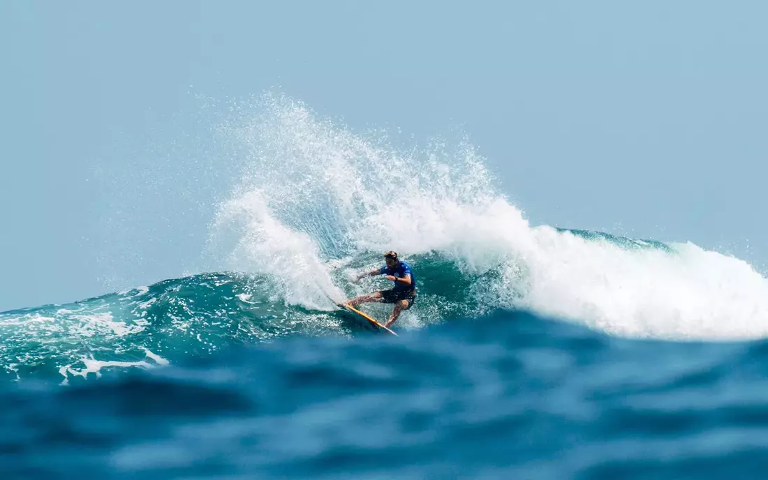 Dylan Groen beim Surfen